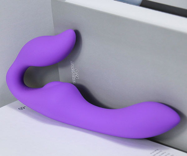 Purple lesbian 04